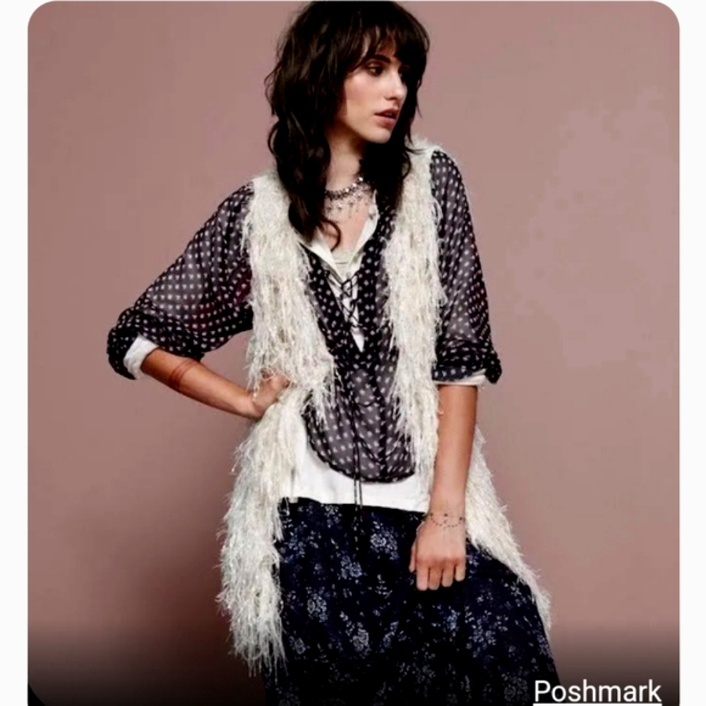 Nwt, Sun & Shadow boho shaggy fringe Vest, oversized XS